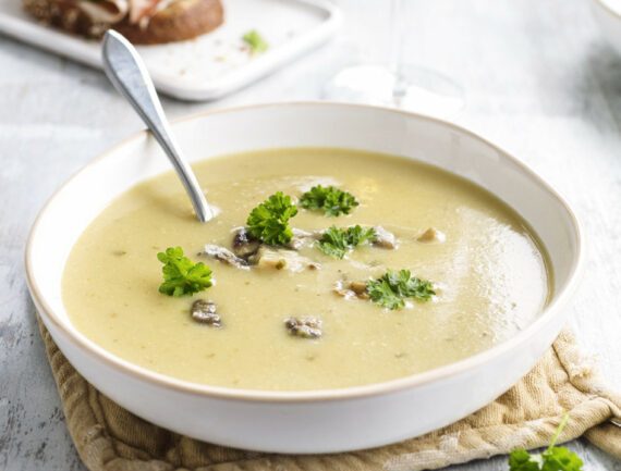 Soupe champignon 570x433 - Menu de la Forêt